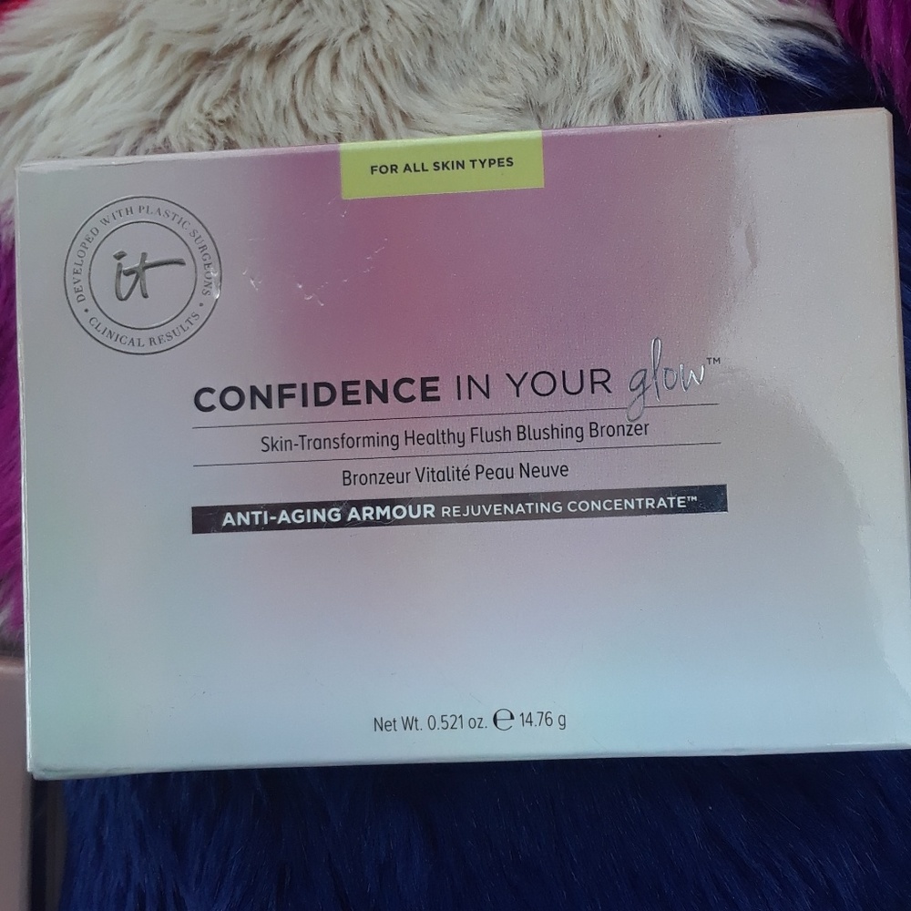 NIB It Cosmetics Confidence in your Glow Blush